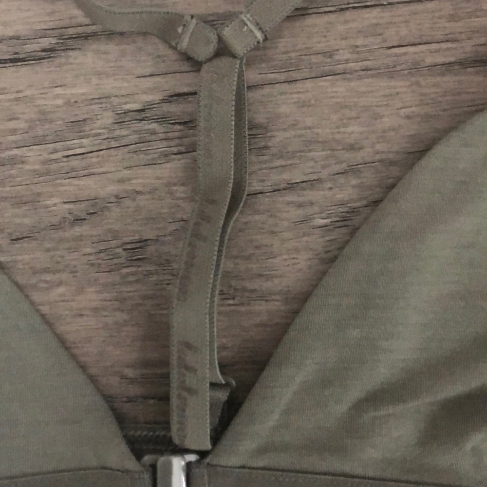 Lululemon Simply There Triangle woman’s Bralette - Picture 2 of 9